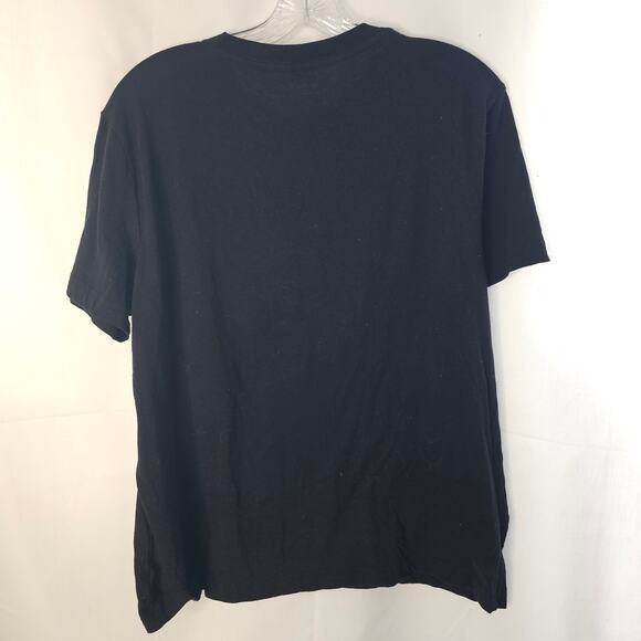 Old Navy Women's Black Graffic Holidays Tshirt  size Midium - Picture 6 of 6